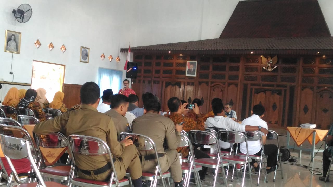 KIM Wajib Cerdas Mengelola Informasi