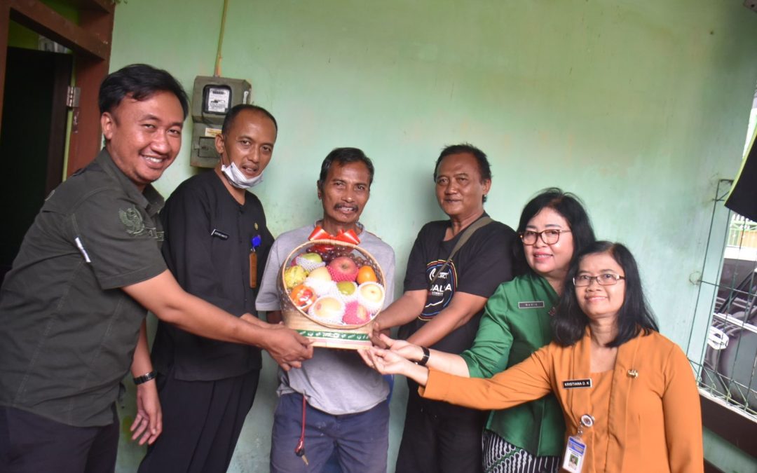 HARI PERS NASIONAL, DISKOMINFO DAN JURNALIS KARANGANYAR SAMBANGI WARTAWAN SENIOR