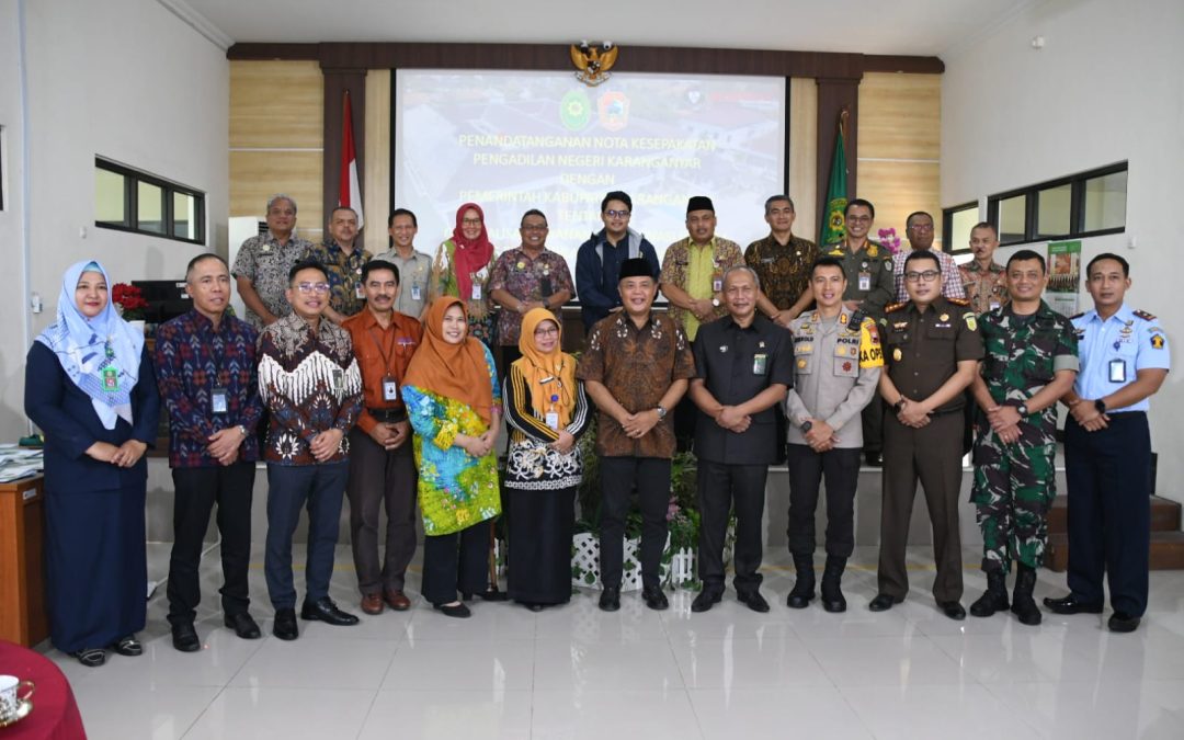 OPTIMALISASI LAYANAN DAN INOVASI HUKUM BUPATI TANDA TANGANI NOTA KESEPAKATAN DENGAN PENGADILAN NEGERI KARANGANYAR