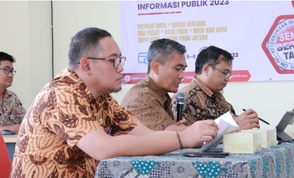 UJI PROFESIONALITAS DAN KUALITAS PELAYANAN PUBLIK, PEMKAB KARANGANYAR IKUTI UJI KETERBUKAAN INFORMASI PUBLIK DI SEMARANG